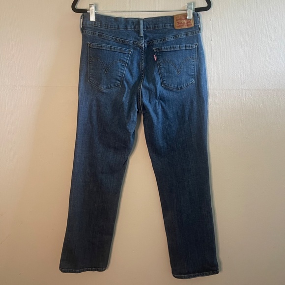 Women's 505 Straight Levis. Size 10 Short. - Picture 3 of 6